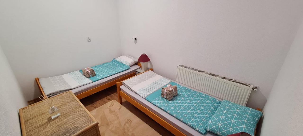 Appartamento Matyilak Tîrgu Secuiesc Esterno foto